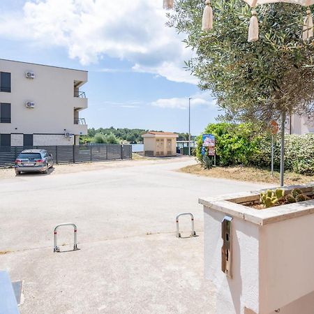 App Akumal-25M Zum Meer, Privatparkplatz, 50 Zoll Smart Tv, Sat Medulin Dış mekan fotoğraf