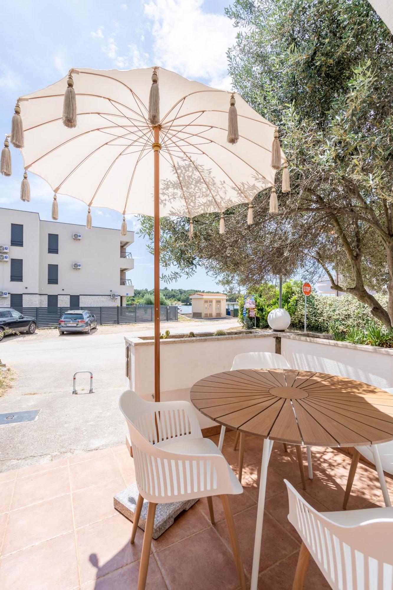 App Akumal-25M Zum Meer, Privatparkplatz, 50 Zoll Smart Tv, Sat Medulin Dış mekan fotoğraf
